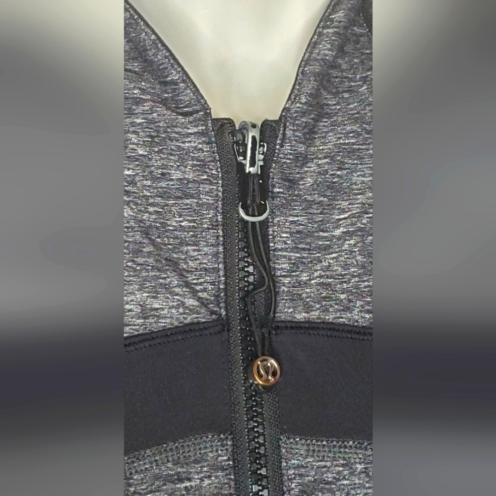 Lululemon Size 6 Zip-Up Jacket In Black - Picture 4 of 13